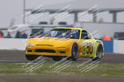 media/Jan-18-2026-CalClub SCCA (Sun) [[8bc6468723]]/Group 3 Race/Turn 1/